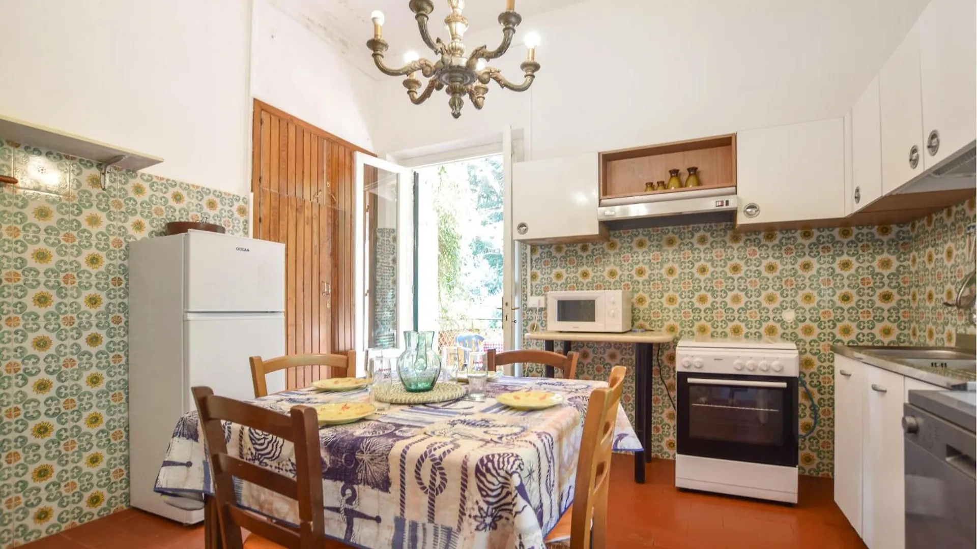 Nice Apartment In Camaiore With Kitchen
